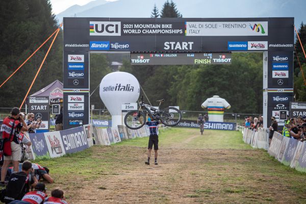 MS 2021 - e-MTB - Jerome Gilloux se konečně dočkal, po dvou stříbrech má titul