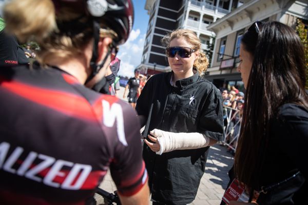 Laura Stigger odnesla pád po startu prasklou kostí