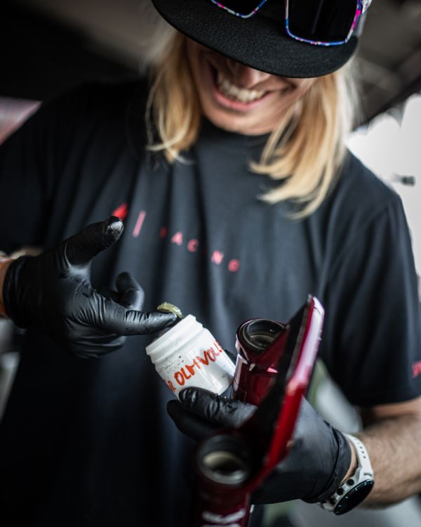 Kdo maže, ten jede!