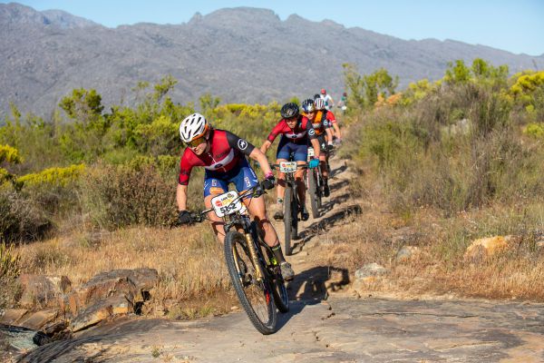 Cape Epic 2021 - 1. etapa - Mariske Straus vede ženské pole