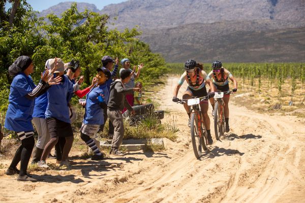 Cape Epic 2021 - 1. etapa - písek