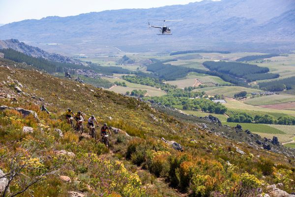 Cape Epic 2021 - 2. etapa - Martin s Andreasem atakují