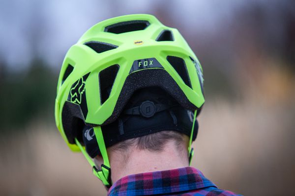 Přilba Fox Mainframe