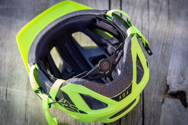 Přilba Fox Mainframe