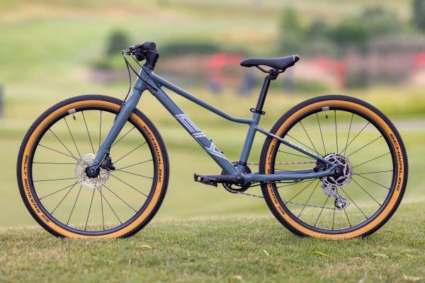 Superior F.L.Y. 24 DB