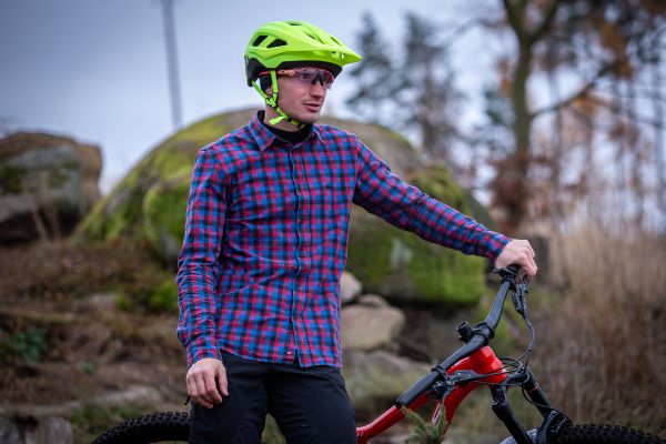 Přilba Fox Mainframe