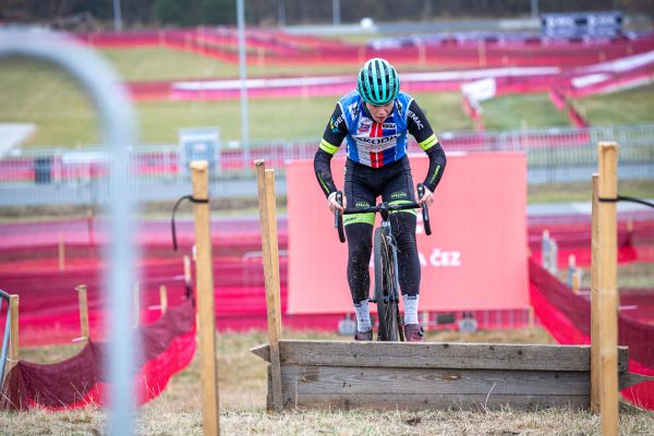 SP CX Tábor '21 čt+pá - Pavel Jindřich zvládá trénink překážek