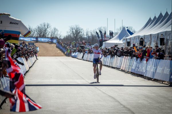 Fayetteville 2022 - sobota - Zoe Backstedt