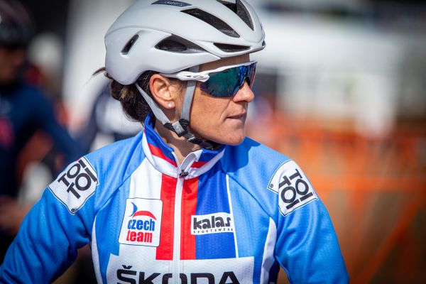 Fayetteville 2022 - štafety - Katka Nash a malinká nervozitka