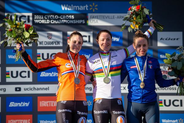 Fayetteville 2022 - sobota - Lucinda, Marianne a Silvia