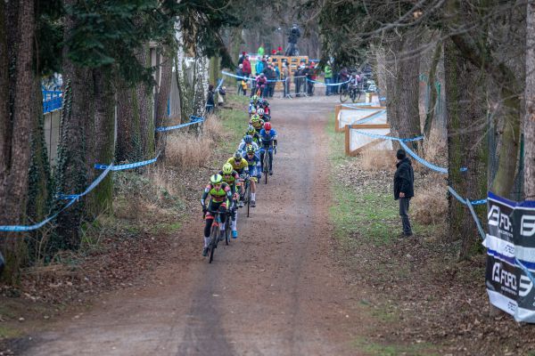 MČR v cyklokrosu 2022 - pronásledující skupina