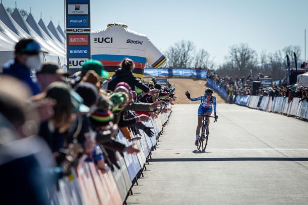 Fayetteville 2022 - sobota - Julia Kopecky