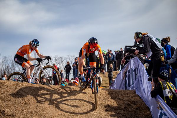 Fayetteville 2022 - neděle - Shirin van Anrooij a Puck Pieters