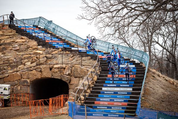 Fayetteville 2022 - den 2. - ikonické schody ožívají