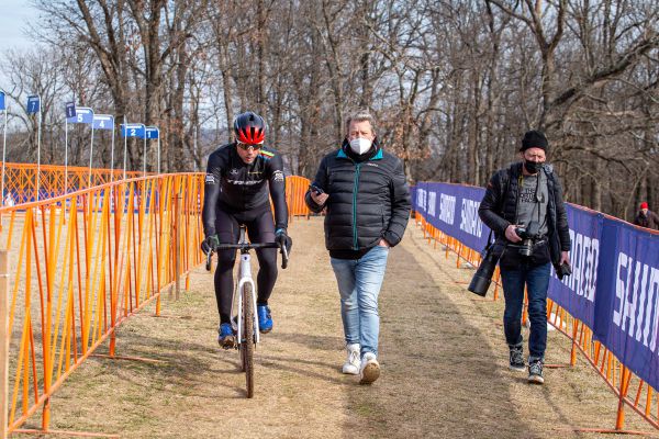 Fayetteville 2022 - den 1. - okruh si vyzkoušel i Sven Nys