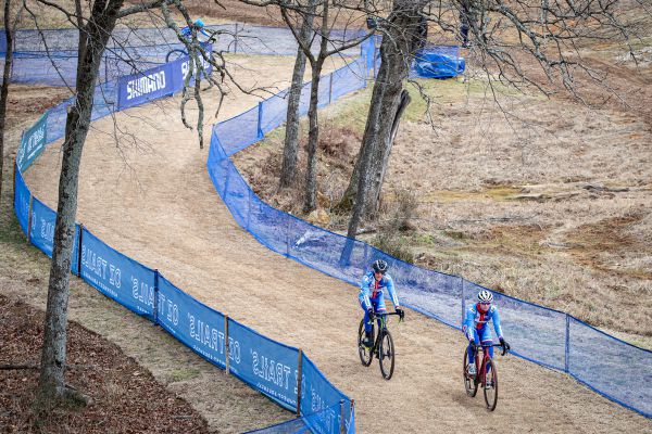 Fayetteville 2022 - den 2. - Kristýna Zemanová s Katkou Hladíkovou