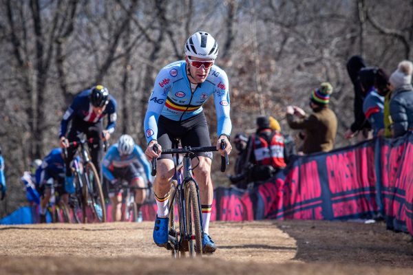 Fayetteville 2022 - štafety - Daan Soete zajel nejrychleší okruh závodu