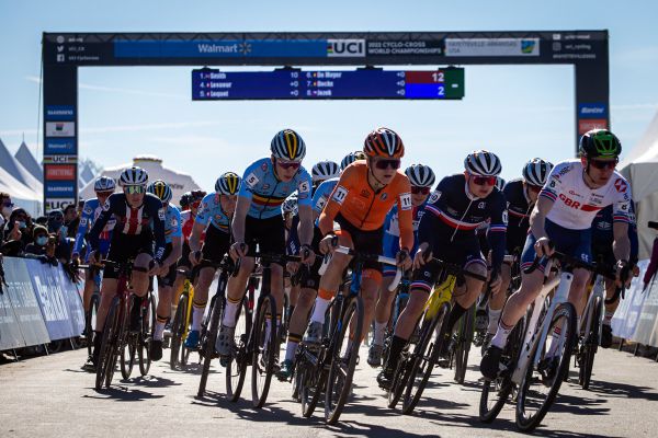 Fayetteville 2022 - neděle - start juniorů