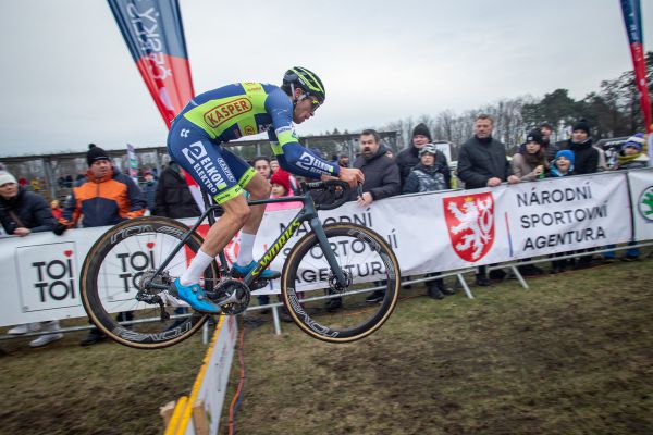 MČR v cyklokrosu 2022 - ale dnes už se skáče jinak