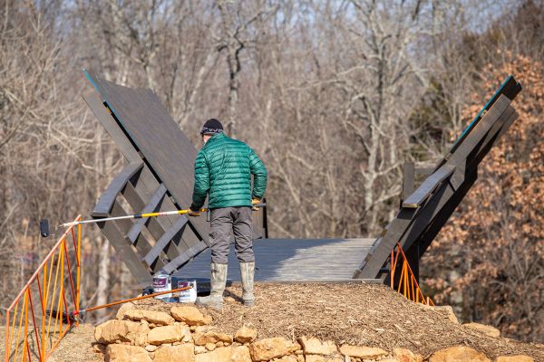 Fayetteville 2022 - den 1. - poslední úpravy na a kolem trati