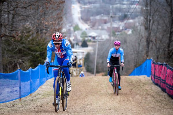 Fayetteville 2022 - den 2. - Michael Boroš si dal 6 ostrých kol