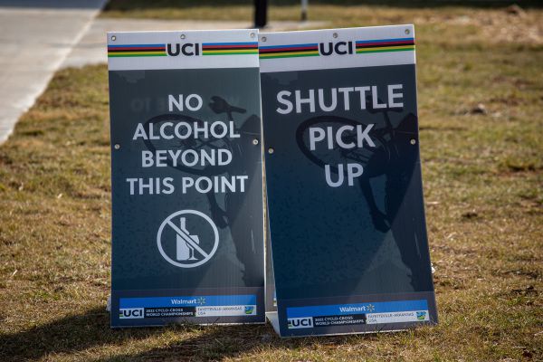 Fayetteville 2022 - den 1. - tak tady si Belgičtí fanoušci na své nepřijdou