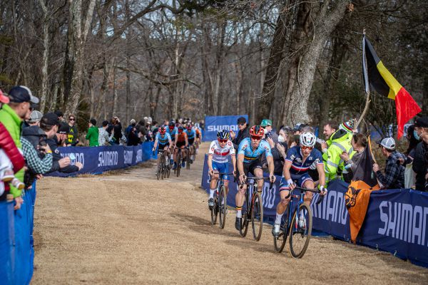 Fayetteville 2022 - neděle - Clement Venturini a Laurens Sweeck na špici