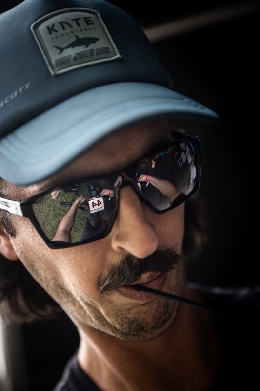 Brad Copeland přidělává první číslo sezóny