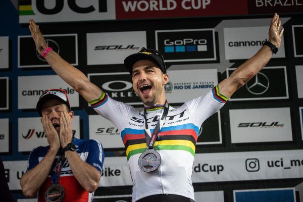 rozdíl mezi vítězstvím a 2. místem