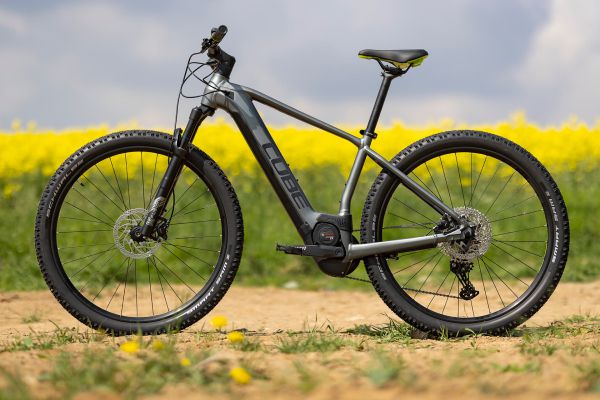 Cube Reaction Hybrid PRO 500