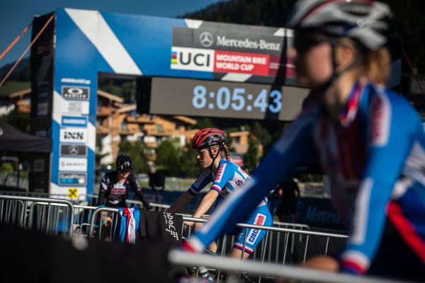 České reprezentantky Aneta Novotná a Karolína Bedrníková před startem