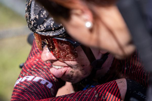 SP - Leogang 2022 - XCC - Haley Batten v cíli