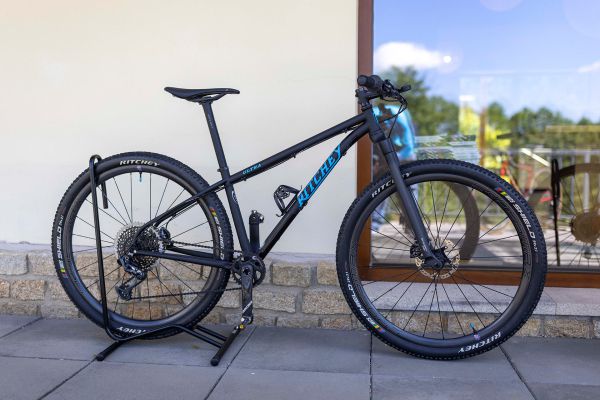 Prezentace 2023 Zookee & Vokolek Import