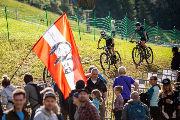 SP - Leogang 2022 - XCC - Monu fanoušci dohnali ke 13. místu