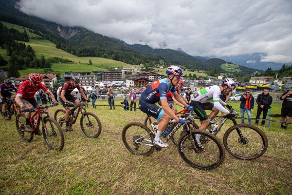 SP - Leogang 2022 - XCC - Vlad Dascalu dál útočí na své první zlato
