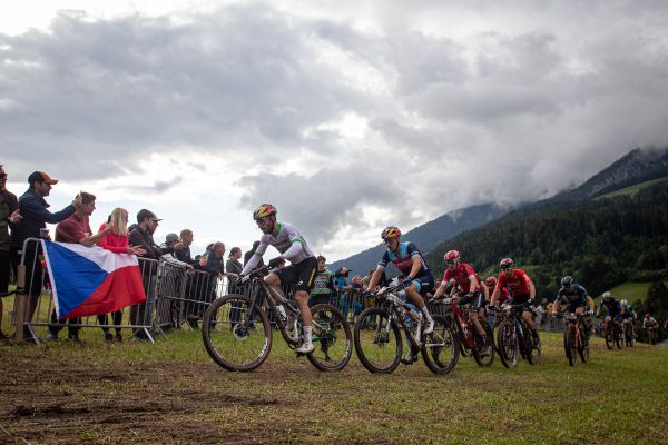 SP - Leogang 2022 - XCC - podpořit Ondru přišlo několik českých fanoušků