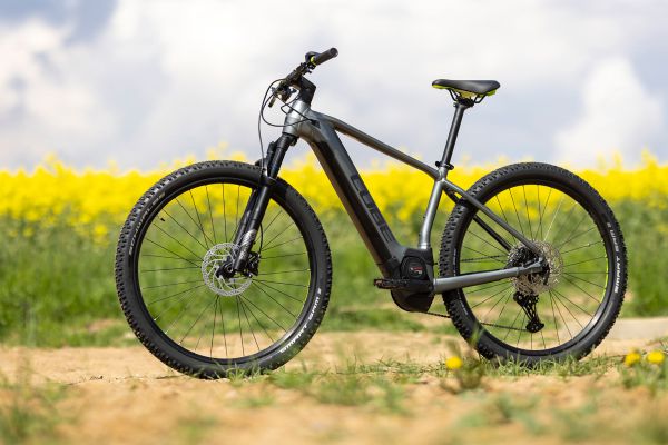 Cube Reaction Hybrid PRO 500