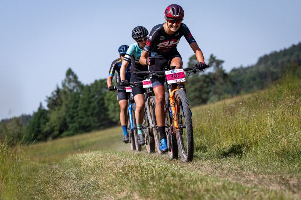 ME XCM 2022 - Natalia, když viděla foťák, šel palec nahoru