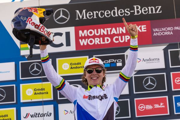 Jackson Goldstone porazil časem i všechy muže!