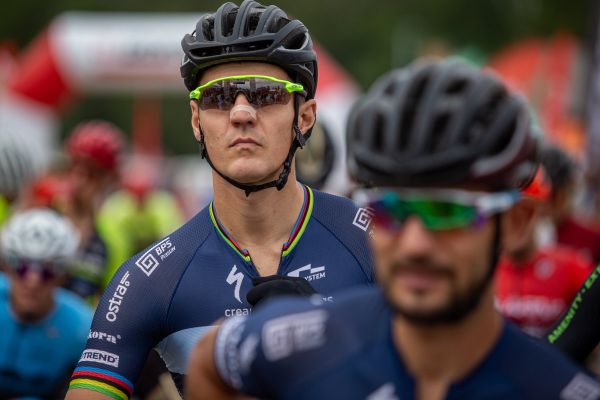 MČR XCO 2022 - na Járovy Kulhavém bylo už před startem znát, že závod bere vážně