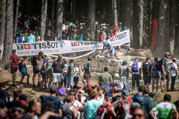 MS Les Gets 2022 - na trati nebylo místo, které by nebylo obsypáno fanoušky