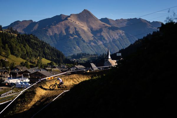 MS XCO 2022 - Peter Sagan na tréninku na e-biku