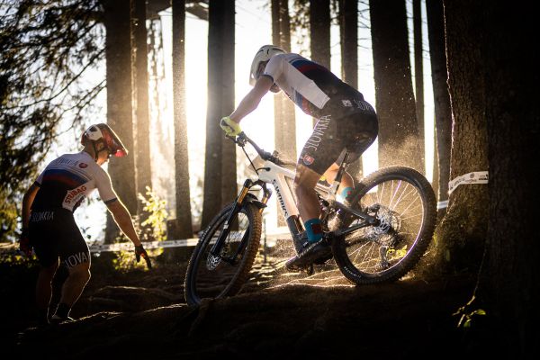 MS XCO 2022 - Peter Sagan na tréninku na e-biku