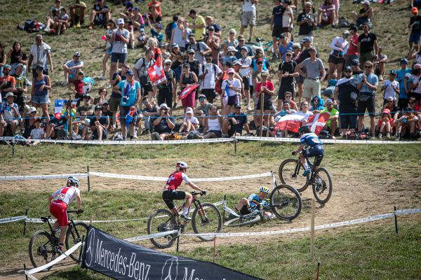 MS Les Gets 2022 - a snaží se zvednout