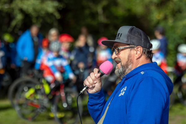 Traily Mayrau  ...  a mikrofon Martina Raufera ladil