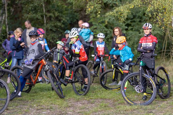 Traily Mayrau - Jitka Čábelická se členy Velo Akademie