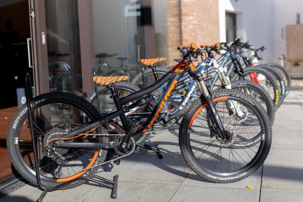 NS Bikes prezentace 2023