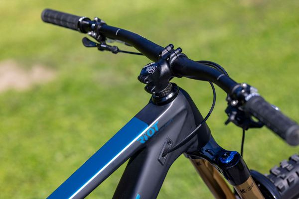 Ghost Riot Trail CF Full Party