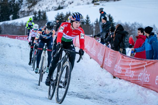 Val di Sole 2022 -Kata Blanka Vas se na sněhu trápila, stejně jako Fem van Empel