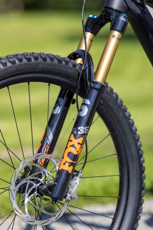 Ghost Riot Trail CF Full Party